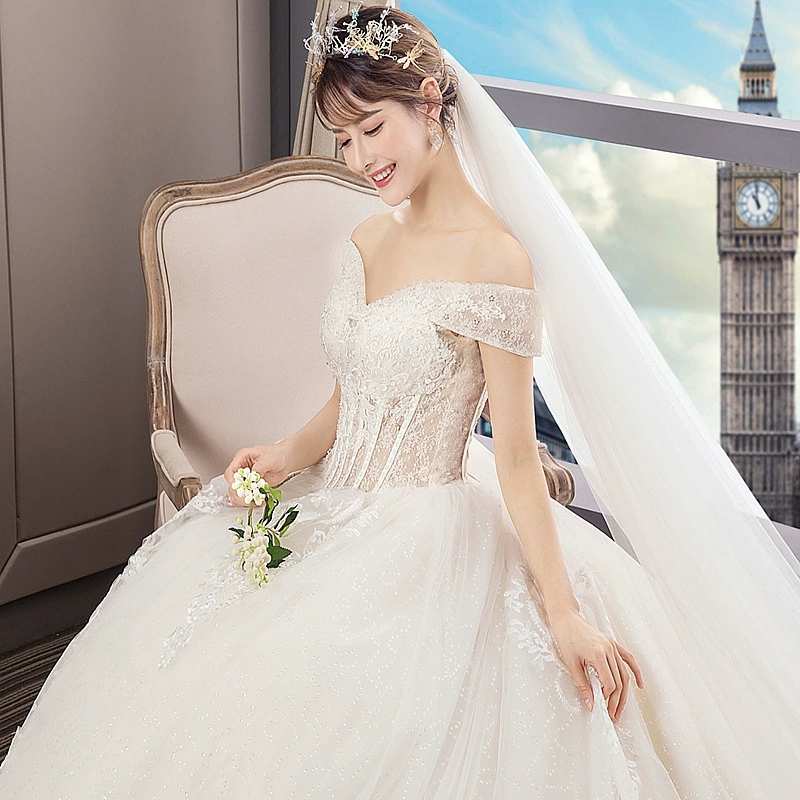 Hepburn French Floor-Length Luxurious Fantasy Train Light Wedding Dress 2025 New Off-Shoulder White Bride Gown