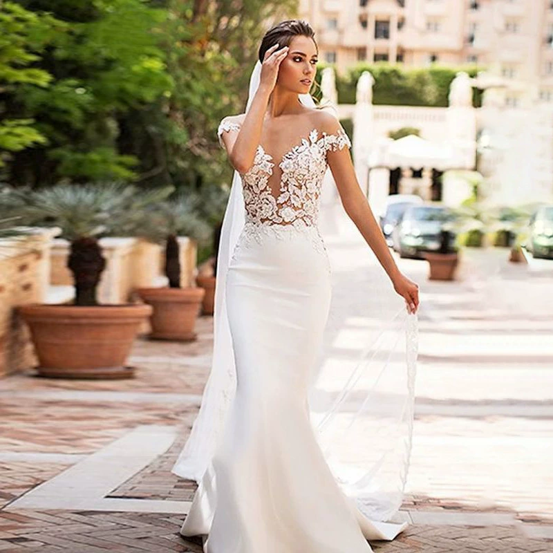 Exclusive Wedding Dress 2025 Spring New Deep Neck Hollow Mermaid Water-Soluble Lace Train Dress - Image 3