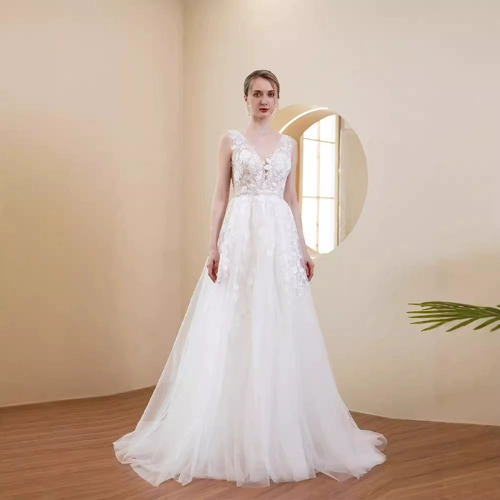 New Lace V-Neck Chapel Train Lightweight Wedding Dress 2025 Summer Minimalist Bridal Outdoor Lawn Gown - Image 3